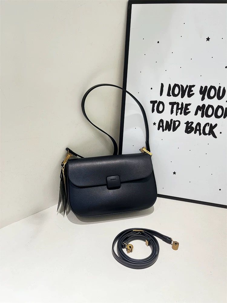 High-quality purse with 2 long belts